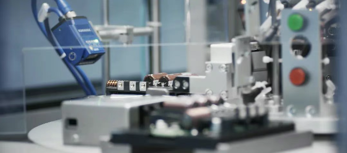 CQ9传奇电子股份拟投资3亿元,布局固态电池等新能源产业(图1) CQ9传奇电子股份拟投资3亿元,布局固态电池等新能源产业(图1)